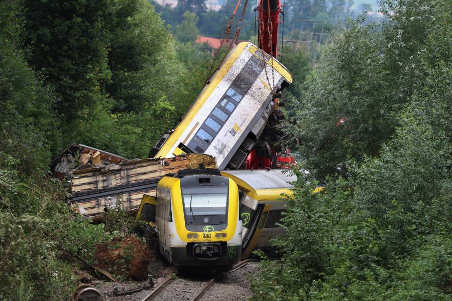 Alemania: Descarrilamiento de tren probablemente causado por deslizamiento de tierra