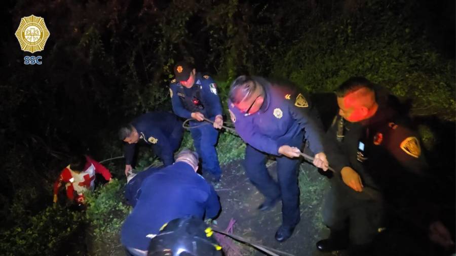 Rescatan a cuatro menores tras caer a un barranco en la Segunda Sección del Bosque de Chapultepec