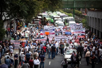 Marcha de transportistas provoca afectaciones viales en la Ciudad de M&eacute;xico