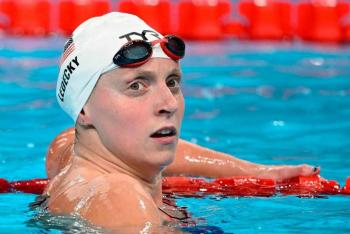 Katie Ledecky se corona por 6a vez en los 1500 m de nataci&oacute;n