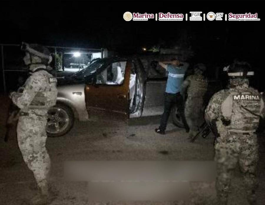 Detienen a 10 personas y aseguran armas y droga en operativos en Sinaloa