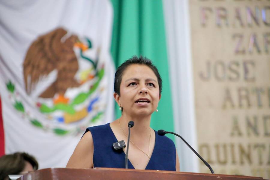 Exige Liz Santiago regularizar situación laboral de trabajadores de programas de salud en CDMX