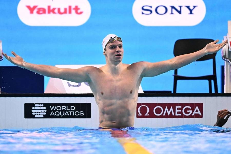 Marchand a&ntilde;ade un oro a su r&eacute;cord mundial de nataci&oacute;n, McIntosh vuelve a ganar