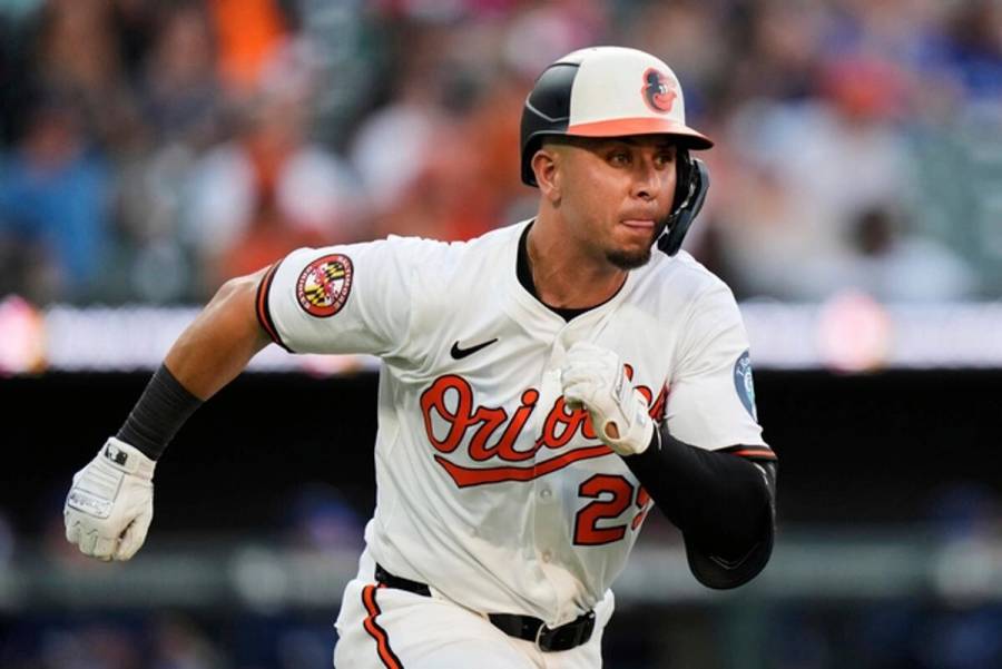 Ramón Urías refuerza a los Astros de Houston con experiencia mexicana en la antesala