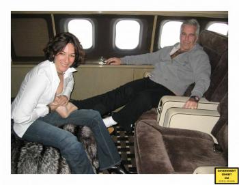 La cómplice de Epstein trasladada a una prisión menos estricta