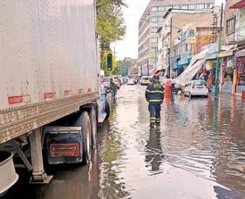 Lluvias de julio en CDMX romperían récord: llenarían 196 veces el Estadio Azteca