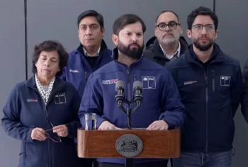 Boric supervisa labores de búsqueda de cinco mineros atrapados en mina en Chile