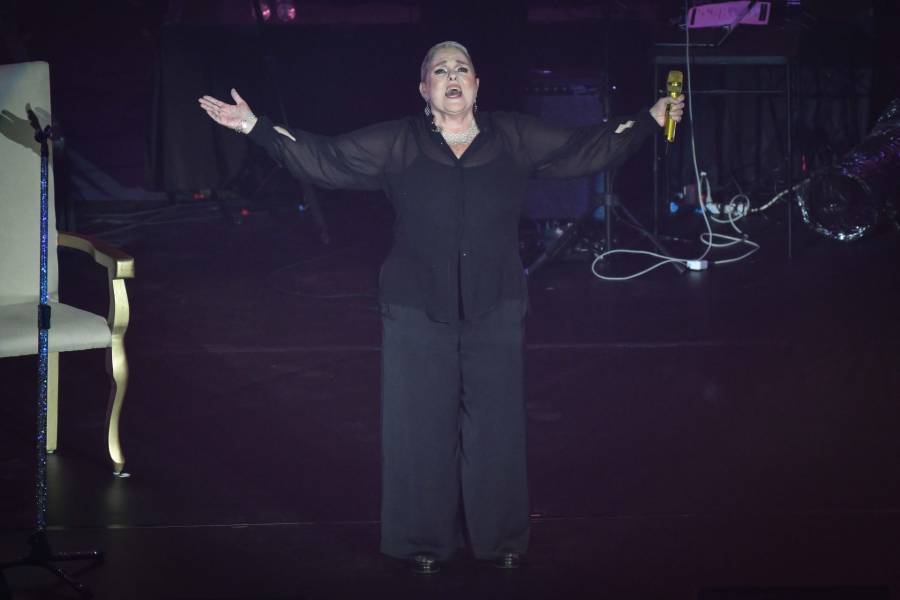 Lupita D’Alessio se despide del escenario con emotiva presentaci&oacute;n en el Auditorio Nacional