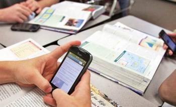 Congreso CDMX: Proponen regular uso de celulares en escuelas