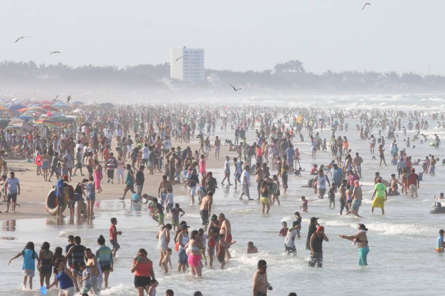 Playa Miramar recibe más de 120,000 visitantes en fin de semana récord 