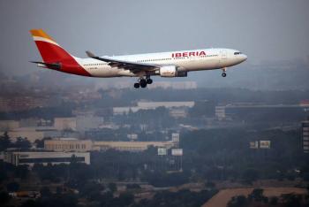 Avión de Iberia realiza aterrizaje de emergencia en Madrid tras colisión con ave de gran tamaño