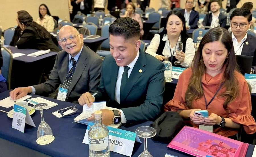 Participa México en foro sobre autocuidado en América Latina, desde Bogotá