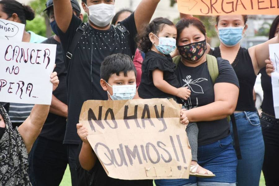 Pacientes con cáncer exigen atención y medicinas en el Hospital General