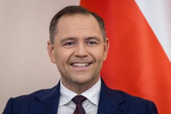 Karol Nawrocki es investido como nuevo presidente de Polonia
