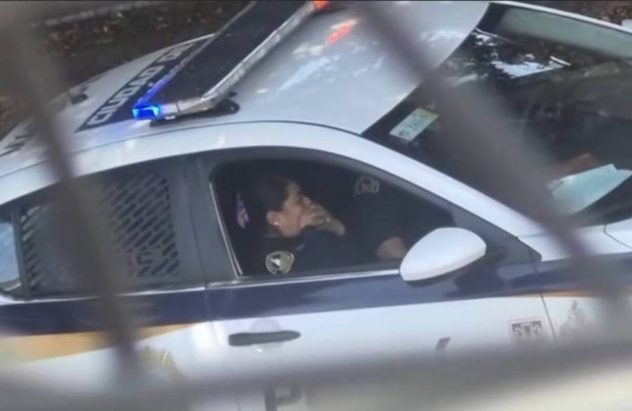 Policías de CDMX son investigados por presunto acto sexual en patrulla