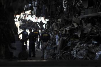 Autoridades aseguran 16 toneladas de autopartes presuntamente robadas en Iztapalapa; hay un detenido