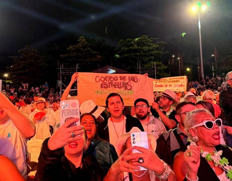 Medellín celebra con el alma enamorada los 50 años del Combo de las Estrellas