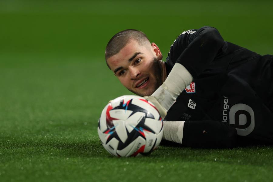 Fútbol: El PSG oficializa la llegada del portero Lucas Chevalier