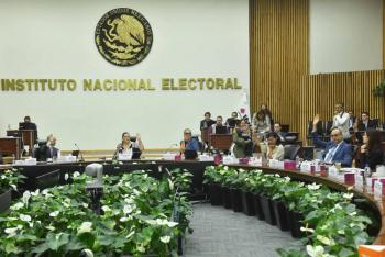 Comisión de Reforma Política - Electoral aprueba dictámenes clave para voto de mexicanos en el extranjero