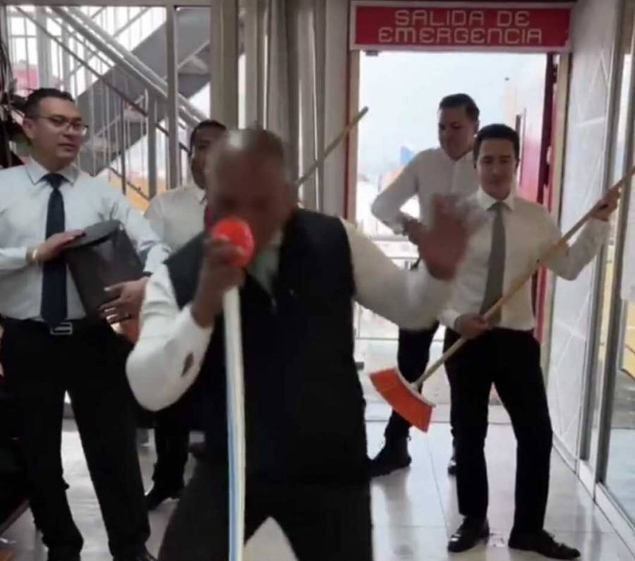 Usuarios del Metro exigen mantenimiento; critican videos de sus funcionarios
