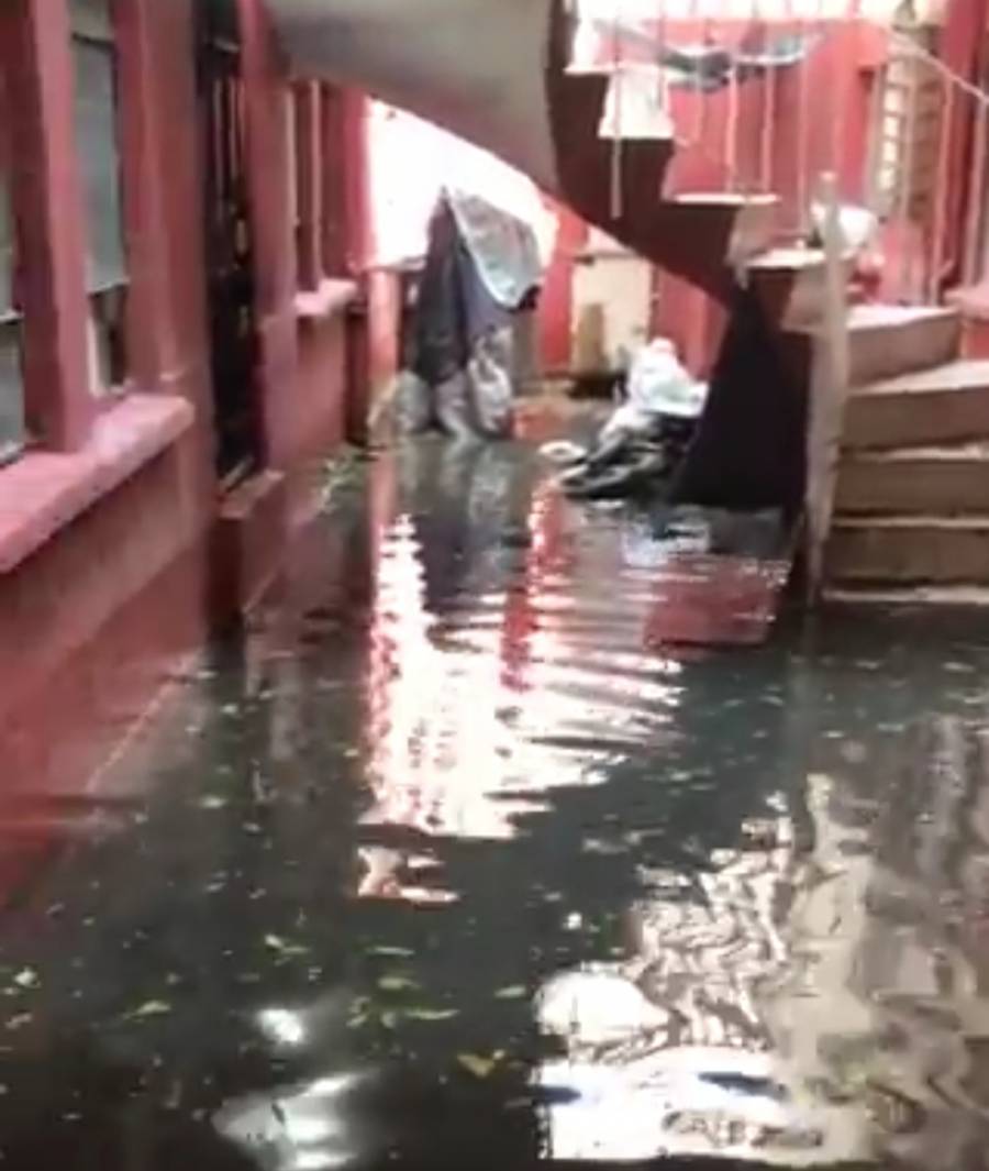 Vecinos de Moctezuma Segunda Secci&oacute;n denuncian abandono tras inundaciones