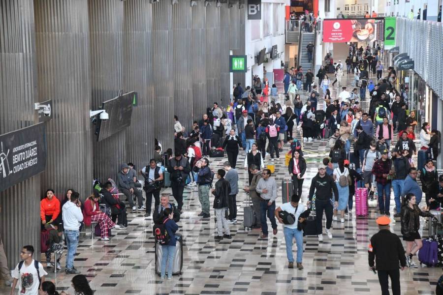 Arriban a M&eacute;xico m&aacute;s de 11 millones de turistas v&iacute;a a&eacute;rea en primer semestre