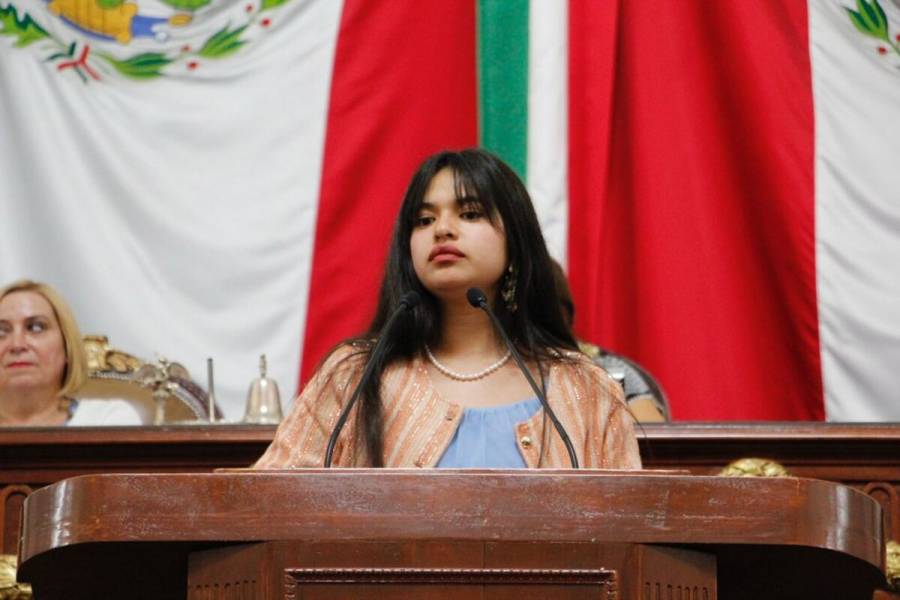 Joven premiada reclama a diputados de CDMX: 