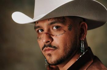Christian Nodal se disculpa con Cazzu por “mega enamorarse” de Ángela Águilar
