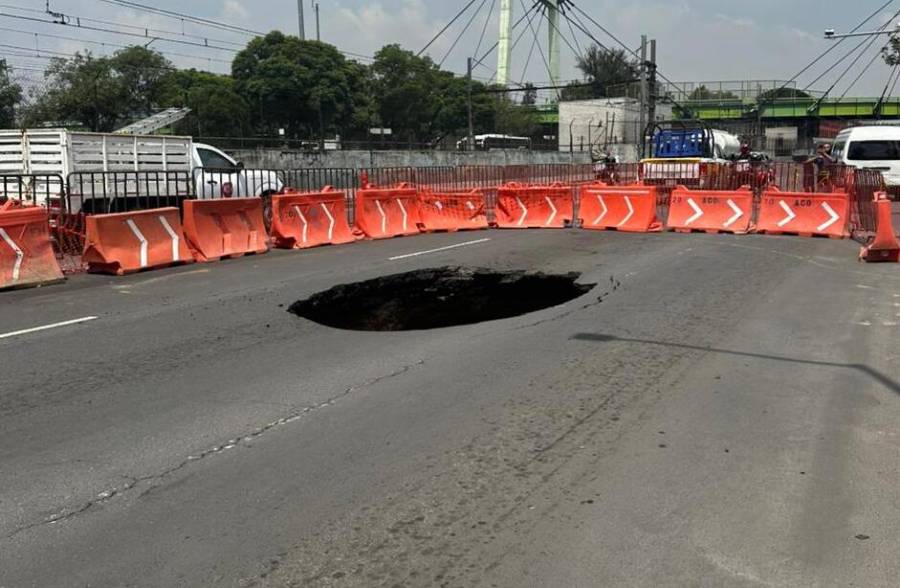 Socav&oacute;n en Calzada Ignacio Zaragoza: SEGIAGUA inicia trabajos de reparaci&oacute;n en Iztacalco
