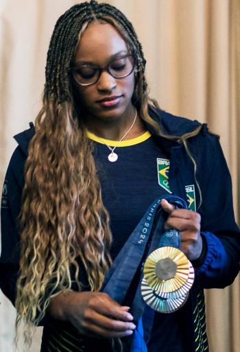 Rebeca Andrade estará ausente en el Mundial de Gimnasia Artística