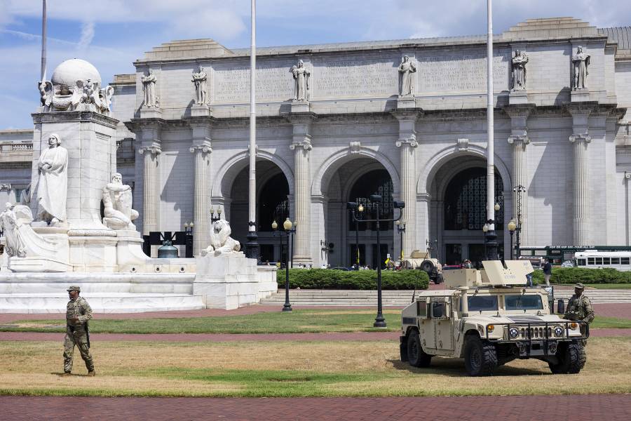 La ciudad de Washington demanda a la administración Trump por la toma de control policial