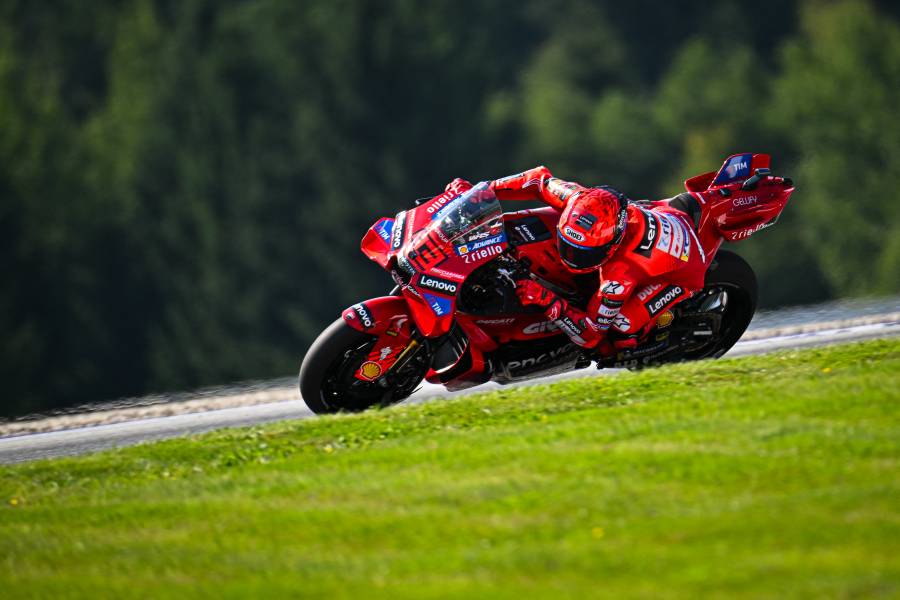Marc M&aacute;rquez domina los ensayos clasificatorios del GP de Austria