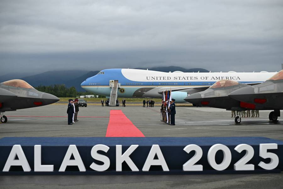 Trump lleg&oacute; a Alaska para cumbre hist&oacute;rica con Putin
