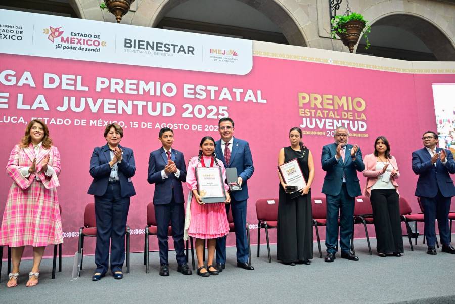 Delfina Gómez entrega el Premio Estatal de la Juventud 2025 a 30 jóvenes mexiquenses