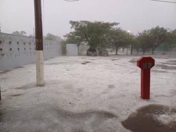 Tormenta en Tlaquepaque deja casi 50 cent&iacute;metros de granizo e inundaciones