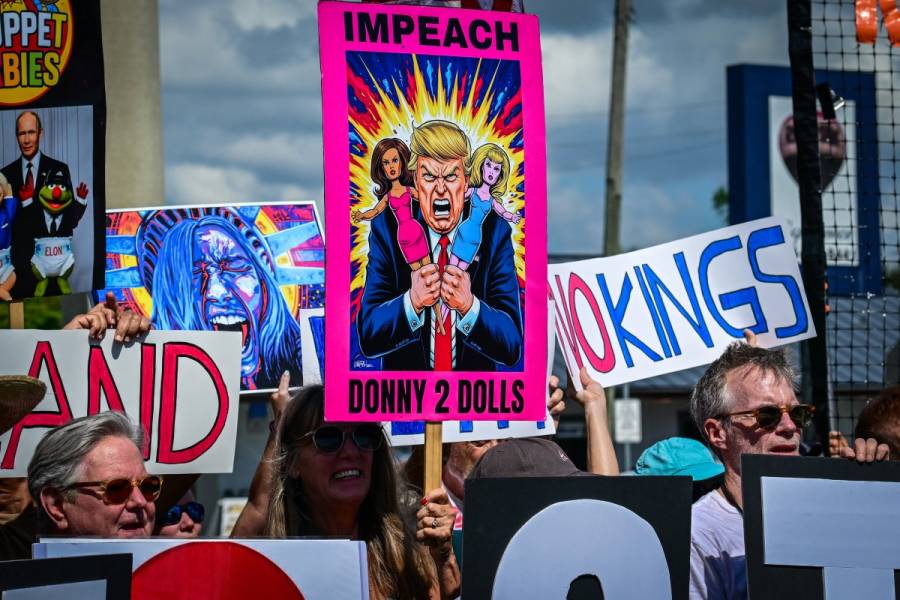 Protestas en más de 300 ciudades de EEUU contra plan de Trump de alterar mapas electorales