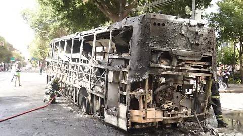 Autobús de transporte público se incendia en el Centro Histórico de CDMX sin víctimas reportadas