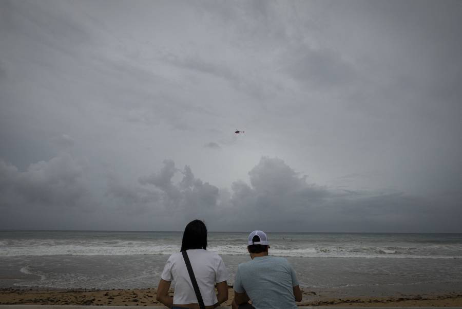 Huracán Erin, degradado a categoría 3, azota el Caribe con lluvias