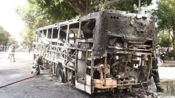 Autob&uacute;s de transporte p&uacute;blico se incendia en el Centro Hist&oacute;rico de CDMX sin v&iacute;ctimas reportadas