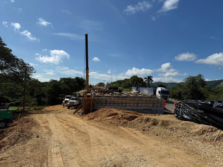 Ampliaci&oacute;n de carretera Villahermosa-Esc&aacute;rcega impulsar&aacute; turismo en Palenque, Chiapas y Campeche