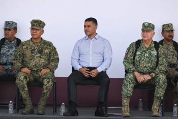 Garc&iacute;a Harfuch entrega 100 patrullas y anuncia refuerzo de seguridad en Sinaloa