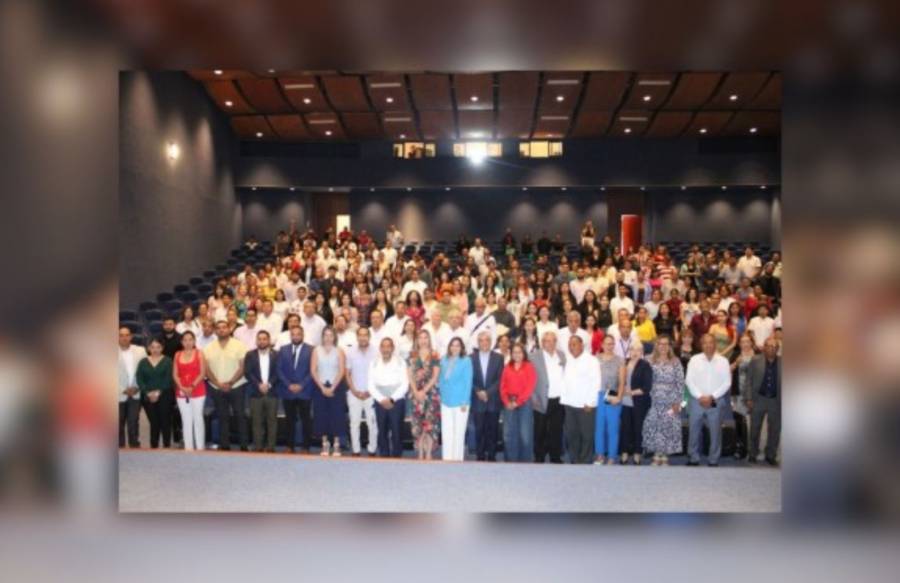 Certidumbre laboral para docentes: Gobierno Estatal entrega nuevos nombramientos