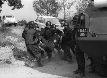 50 a&ntilde;os despu&eacute;s de Al&eacute;ria, el nacionalismo corse amene la autonom&iacute;a del Parlamento