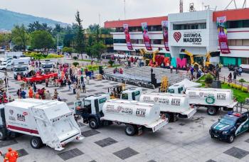 Janecarlo Lozano entrega maquinaria pesada y herramientas a trabajadores en Gustavo A. Madero
