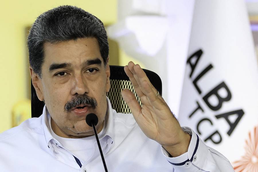 Maduro llama a un alistamiento el fin de semana para hacer frente a 
