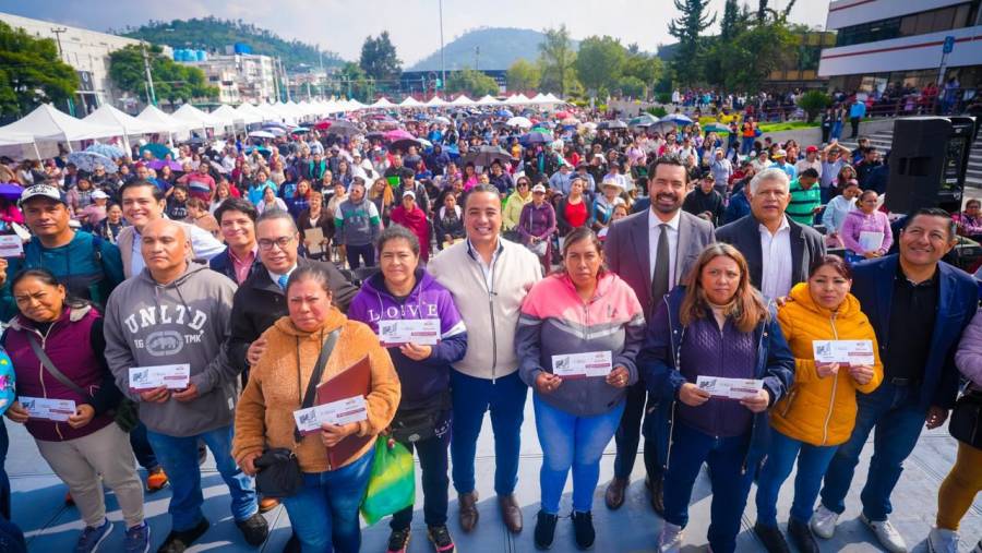 Entregan 2 mil tarjetas de beca “Rita Cetina” en Gustavo A. Madero