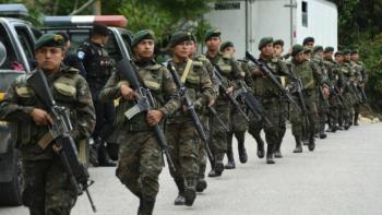 Autoridades liberan rehenes tomados por pandilleros en c&aacute;rceles de Guatemala
