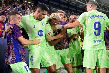 El Barca firma su primera remontada, el Atl&eacute;tico vuelve a tropezar