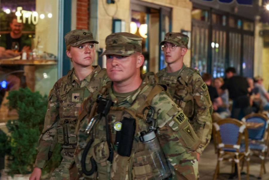 Trump planearía desplegar la Guardia Nacional en Chicago