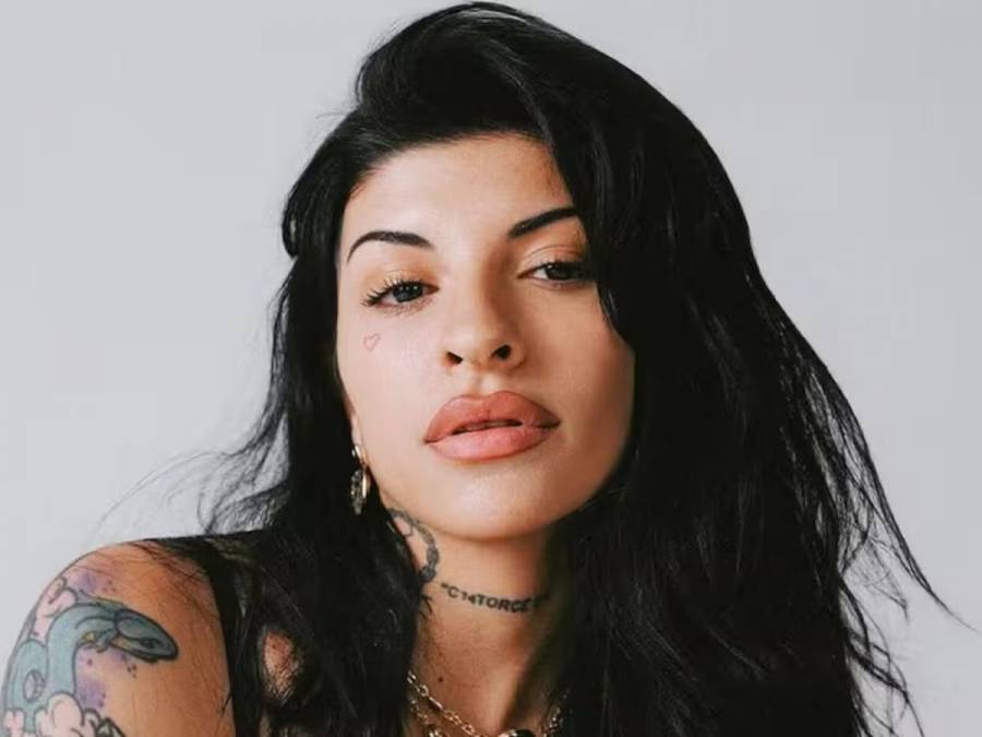 Cazzu regresa a OnlyFans y desata controversia en plena etapa de cambios